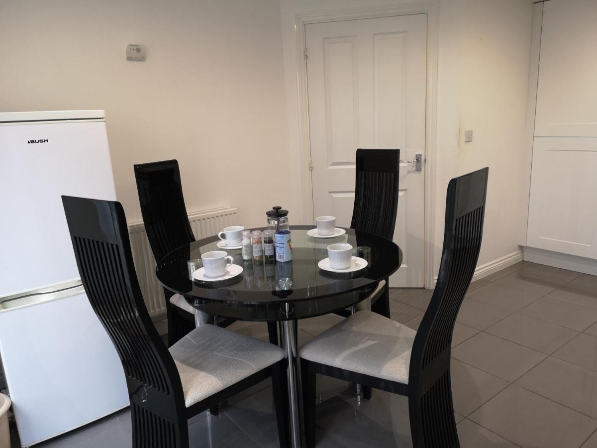 Nightingale Gardens - 4 Bed Detached House - Manchester Lägenhet Exteriör bild