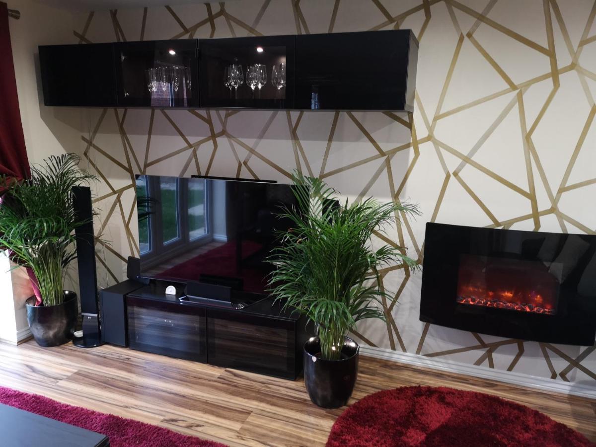 Nightingale Gardens - 4 Bed Detached House - Manchester Lägenhet Exteriör bild