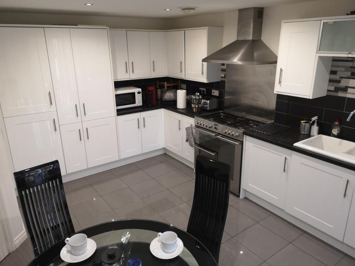 Nightingale Gardens - 4 Bed Detached House - Manchester Lägenhet Exteriör bild