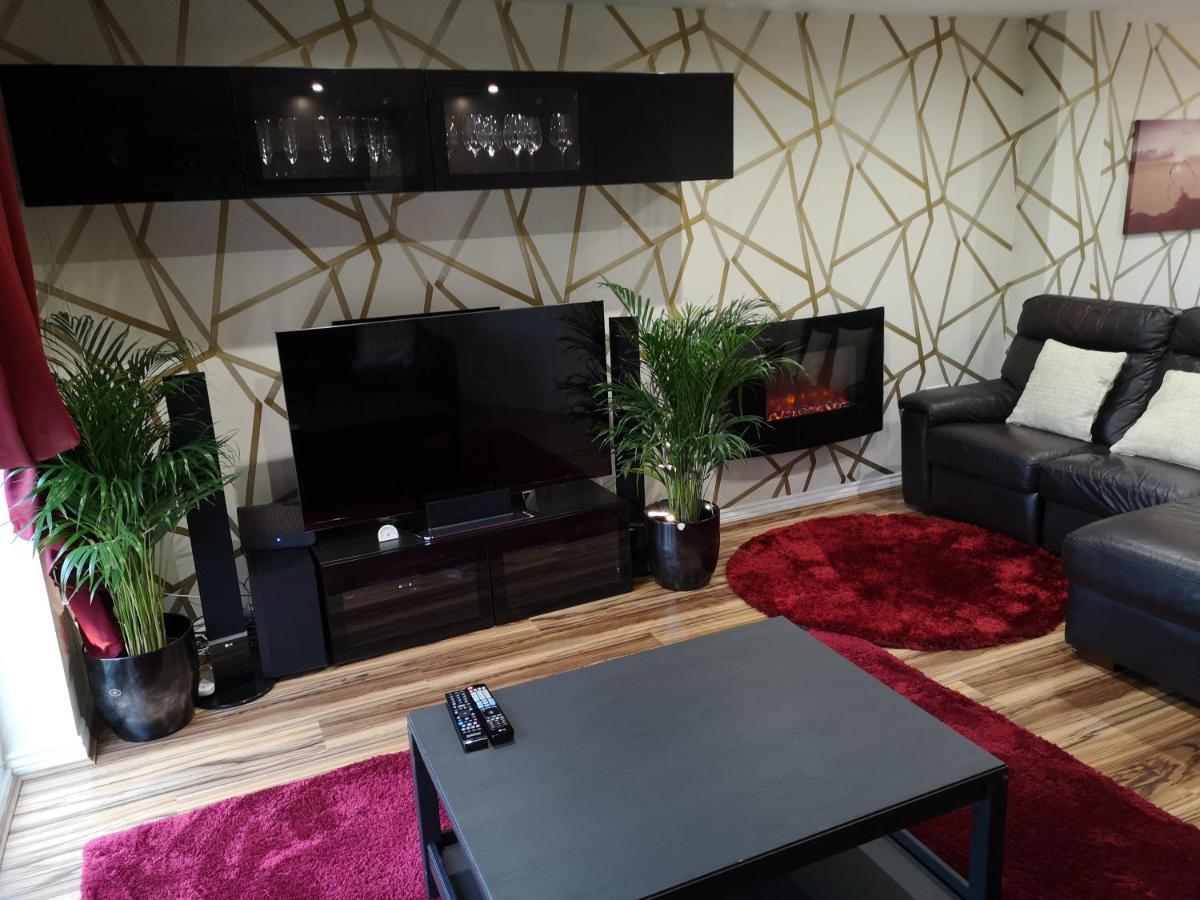 Nightingale Gardens - 4 Bed Detached House - Manchester Lägenhet Exteriör bild